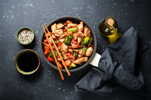 Keto gà và bông cải xanh xào