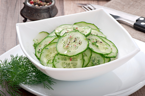 Salad dưa leo và bạc hà tươi