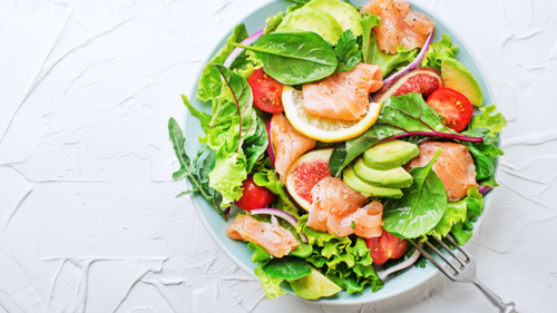 Salad cá hồi xông khói xốt dấm cam quýt