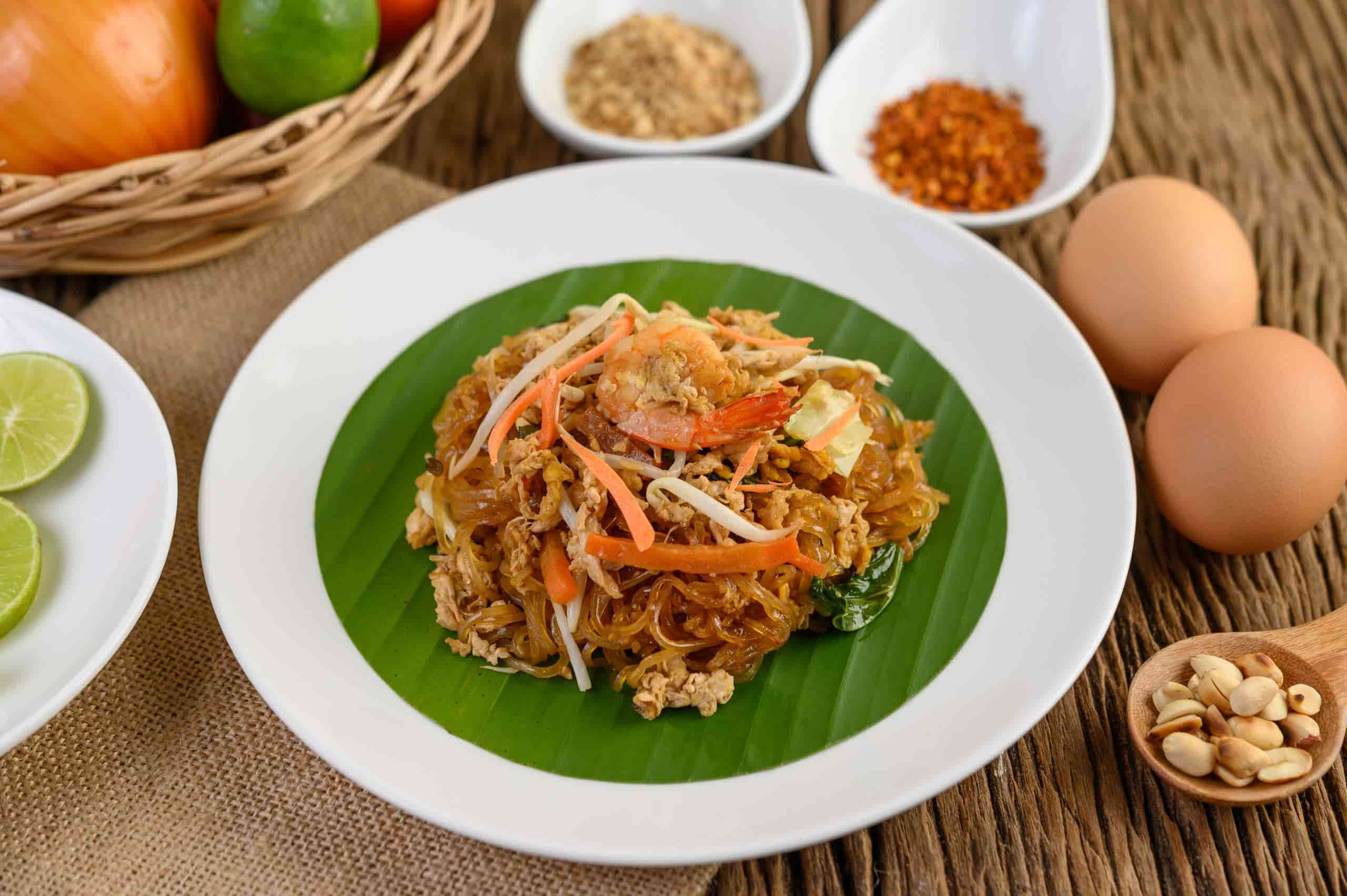 pad-thai-with-egg-and-shrimp