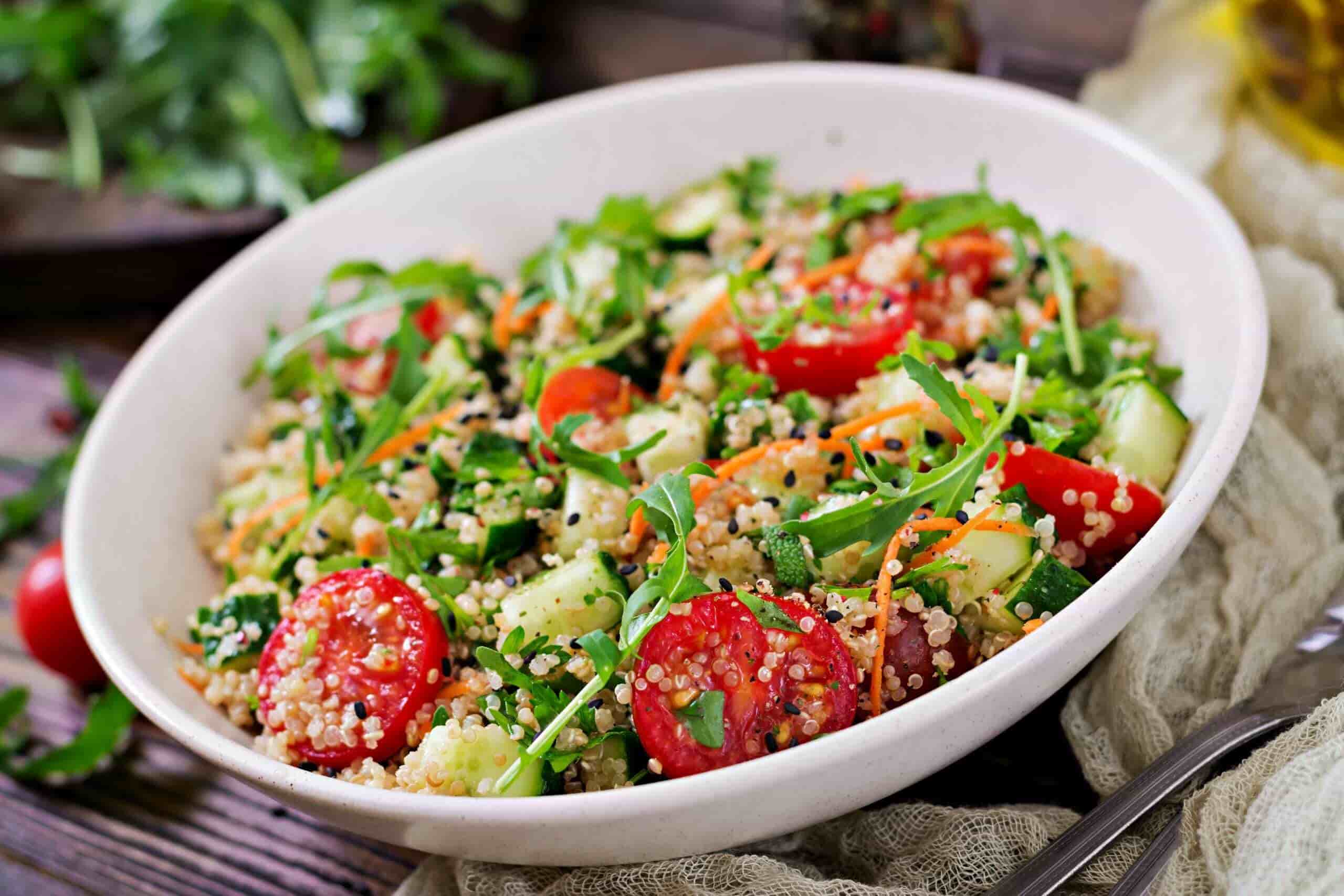 salad-hat-quinoa-va-ca-chua