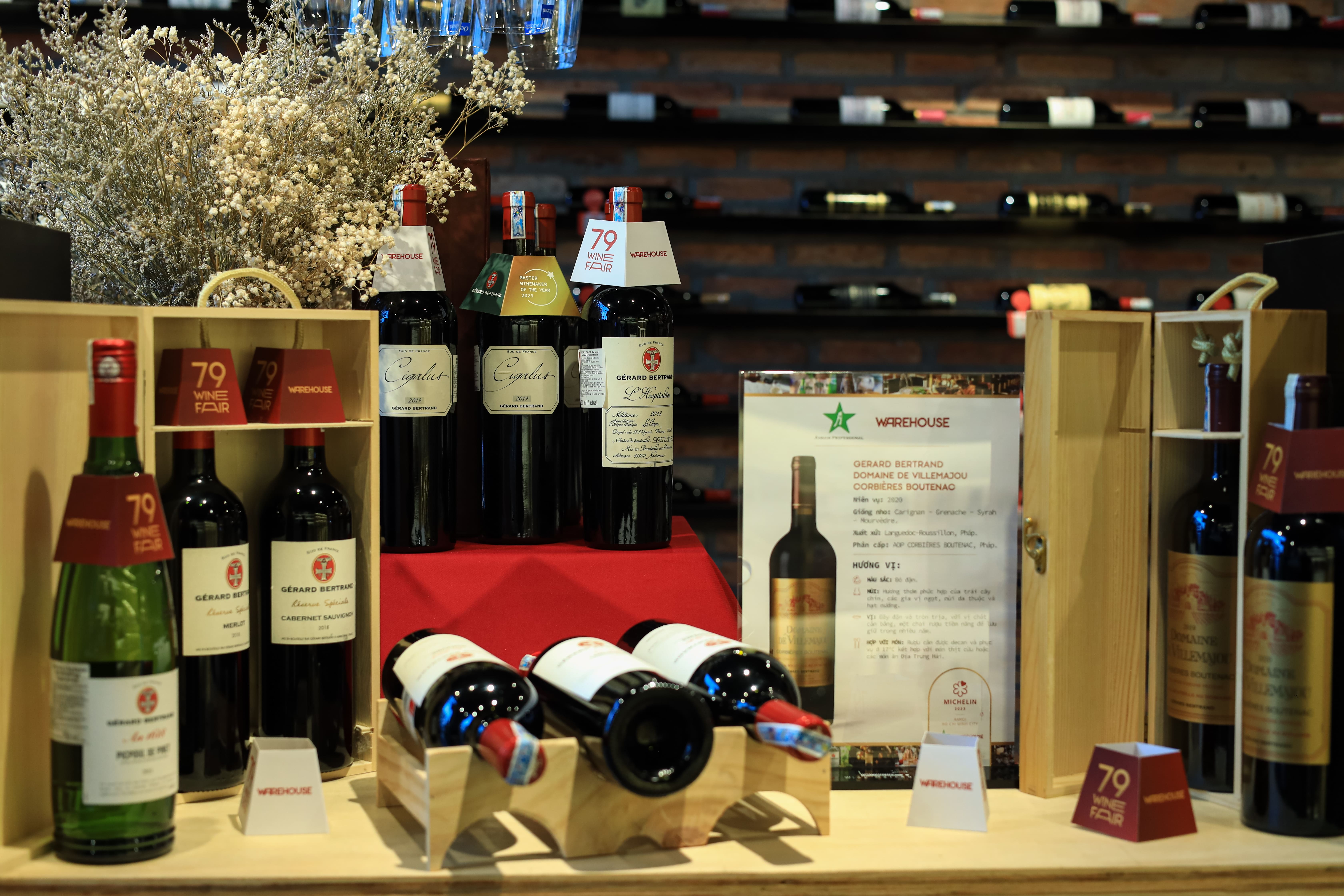 choose-a-flagship-product-for-your-tet-gift-box-such-as-wine-or-champagne