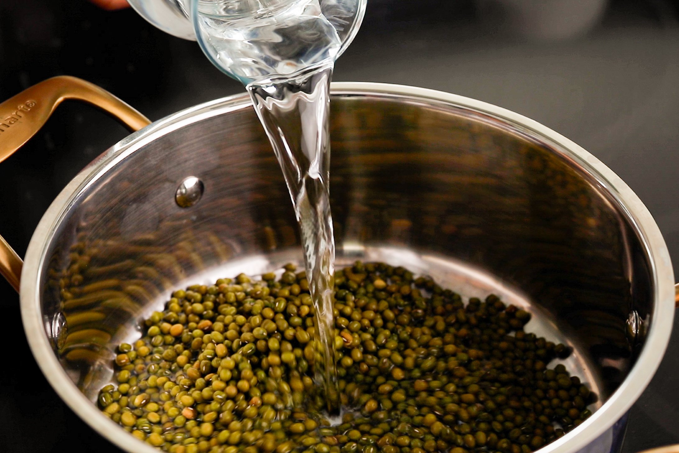 adding-water-gradually-helps-themung-beans-soften-evenly-without-breaking-apart