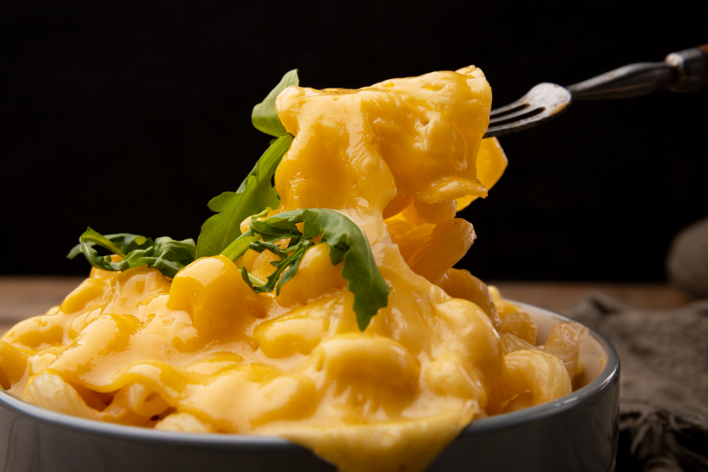 cheddar-cheese-sauce-pairs-beautifully-with-fries-burgers-sandwiches-pasta-steamed-vegetables-or-nachos