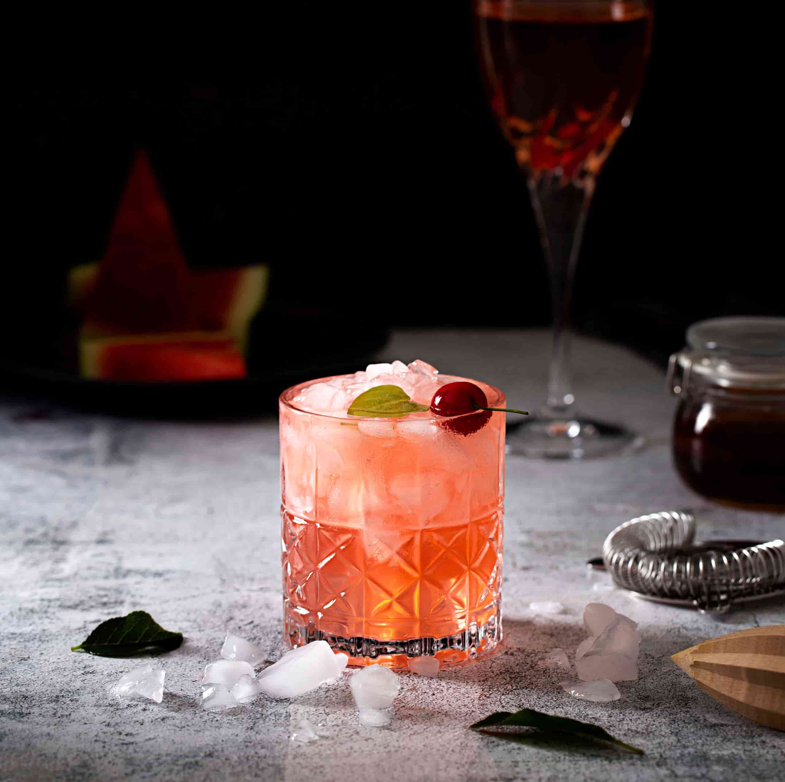 cold-mocktail-with-ice-cubes