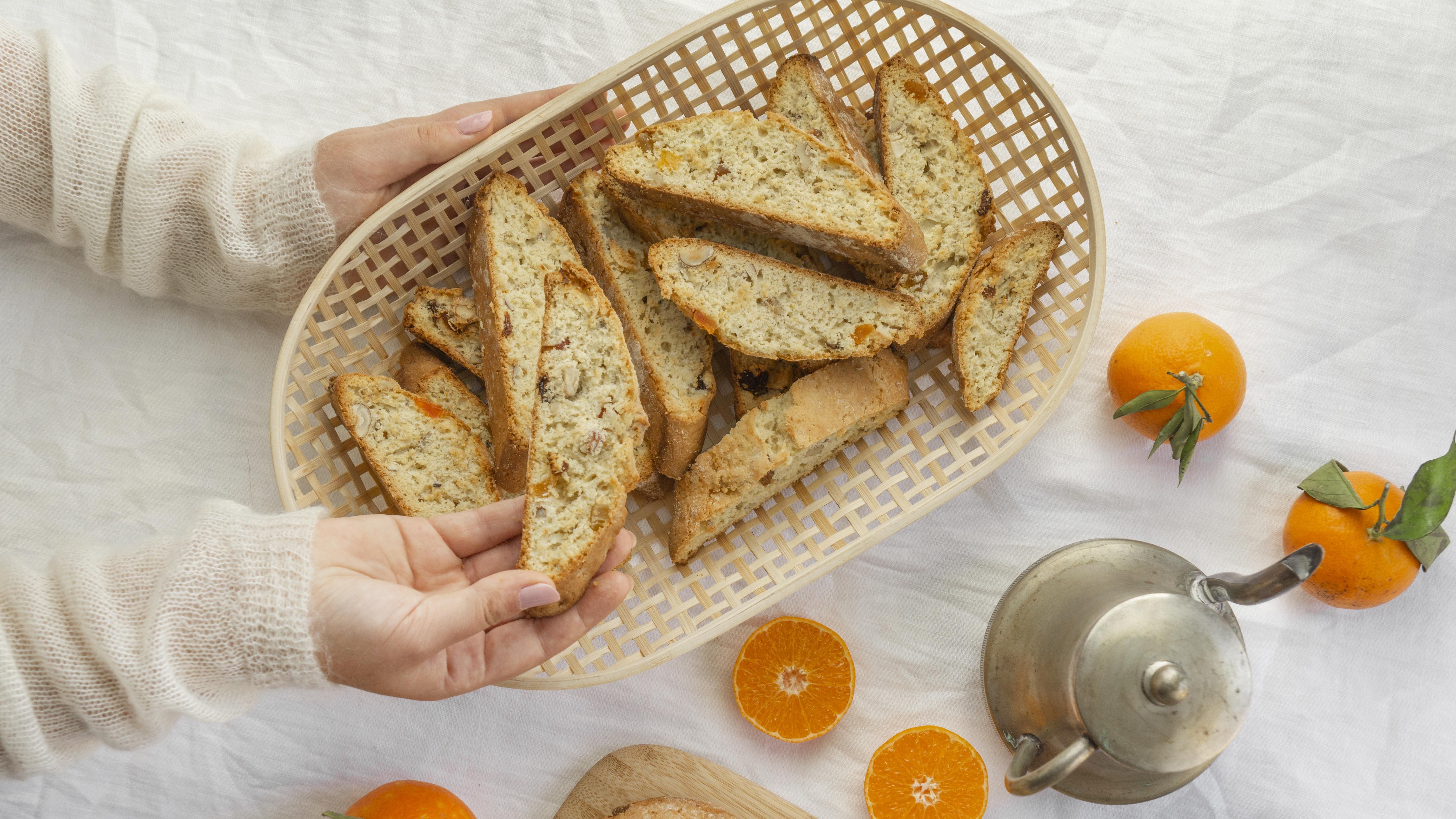 Arrange-the-slices-on-the-tray-reduce-the-heat-to-150-degree-C-and-bake-for-another-10-12-minutes