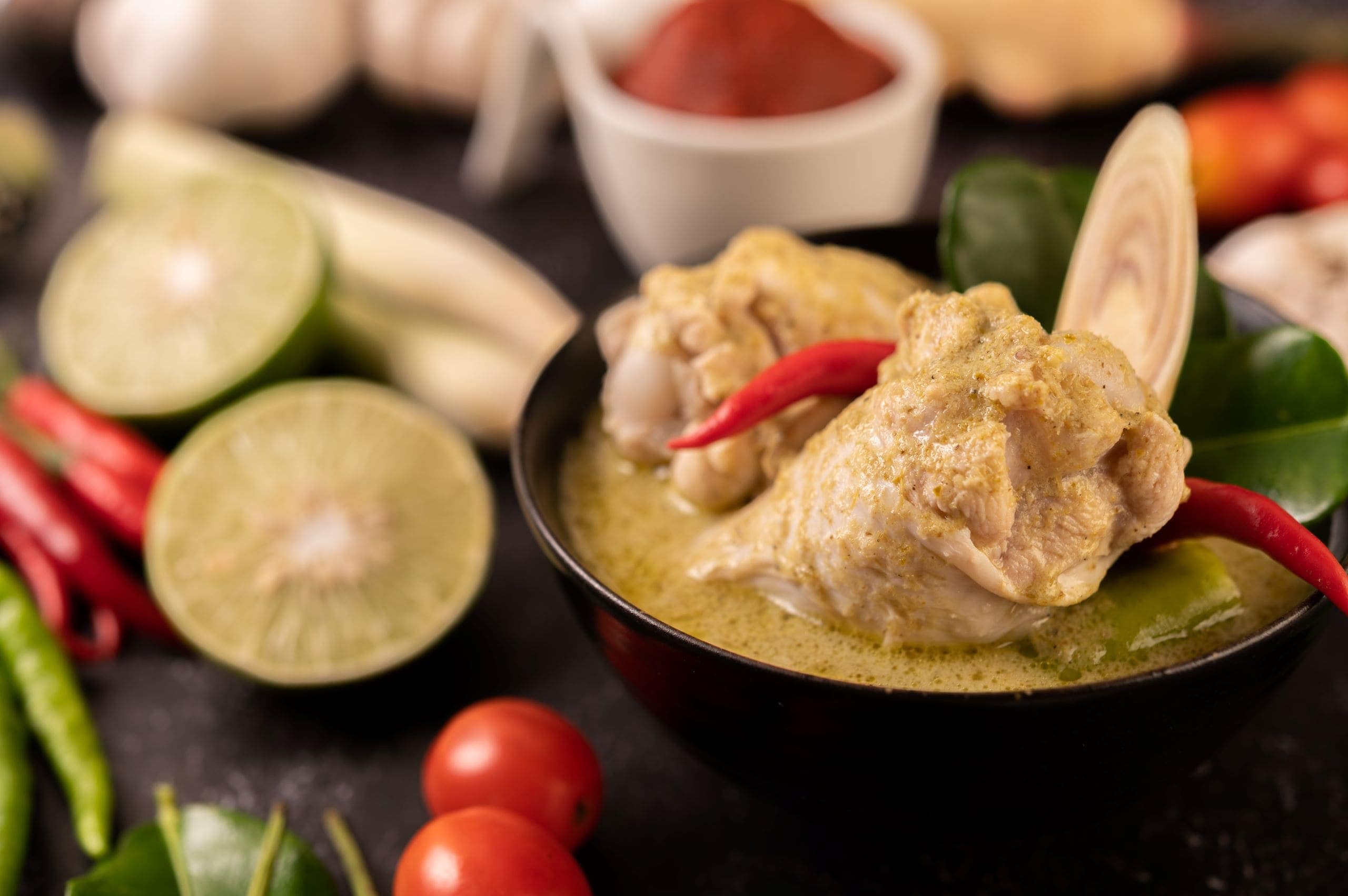 green-curry-made-with-chicken-chili-basil