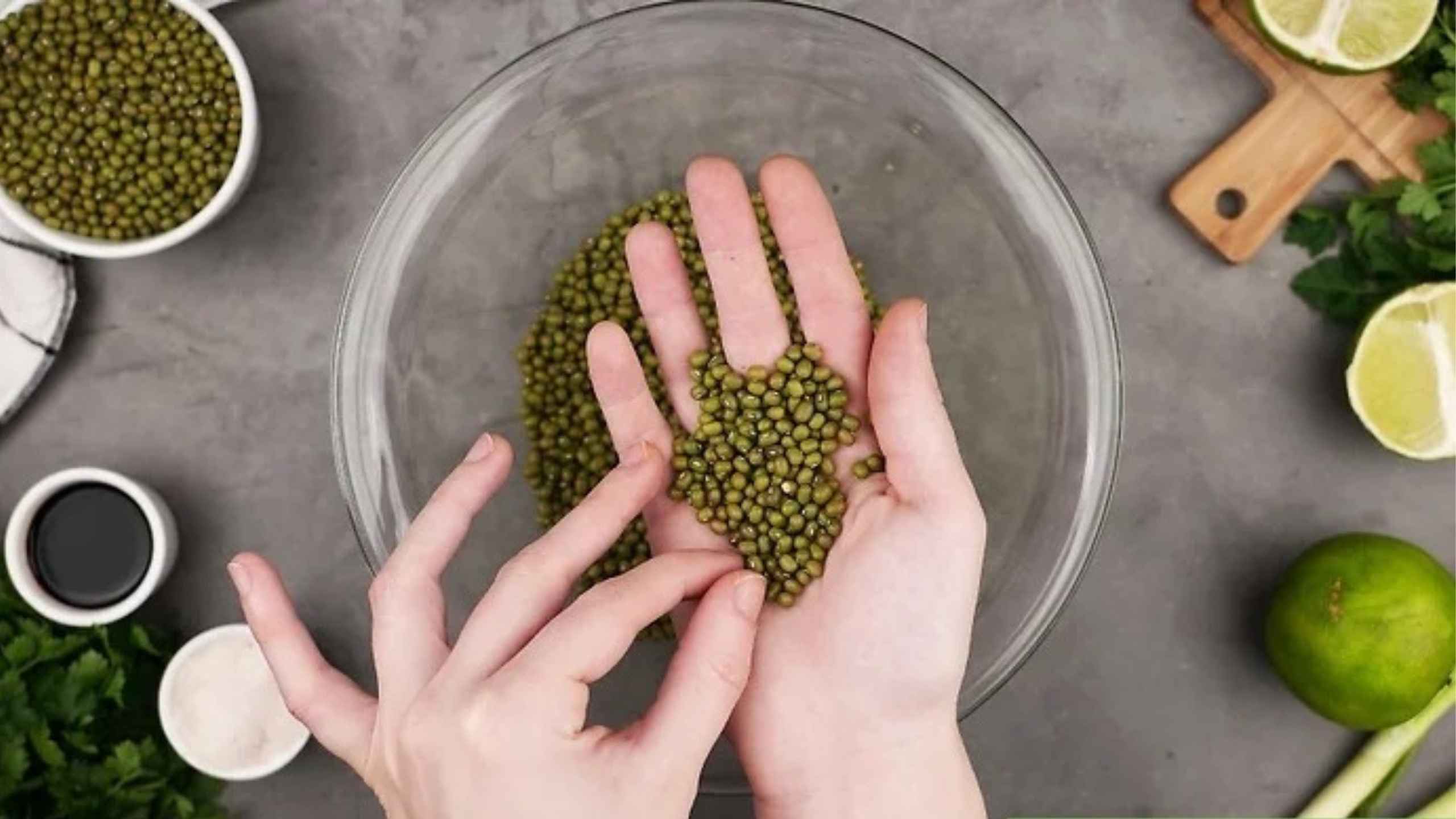 selecting-quality-mung-beans-enhances-the-overall-flavor-of-mung-bean-sweet-soup