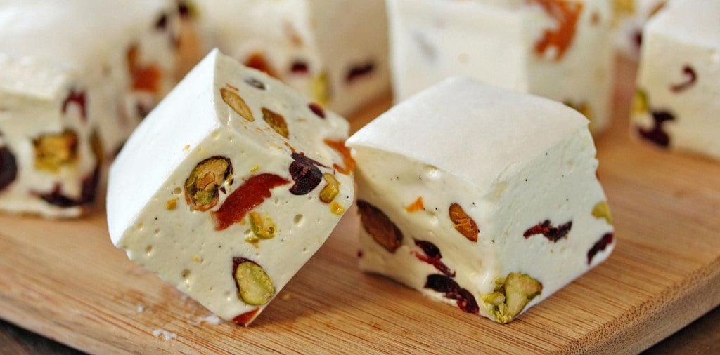 keo-nougat-tu-long-trang-trung