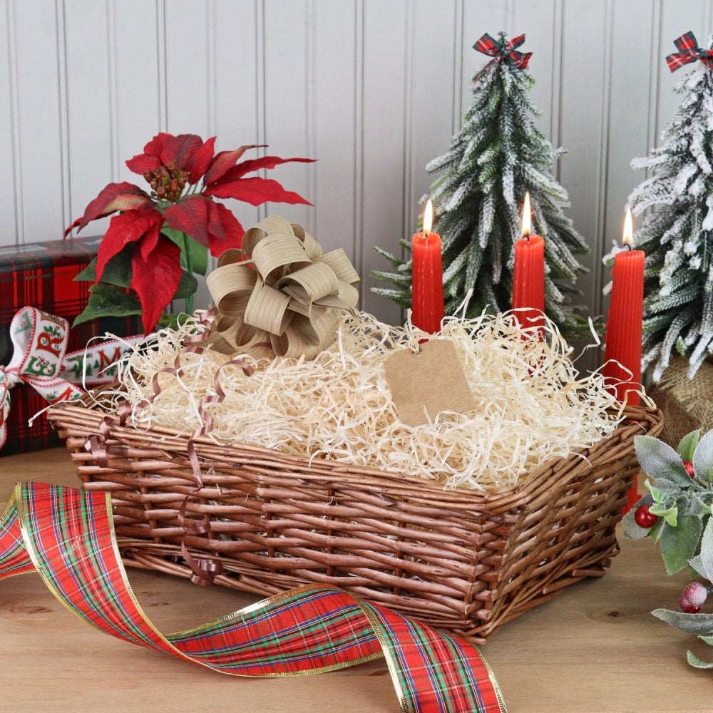 line-the-gift-basket-with-tissue-paper