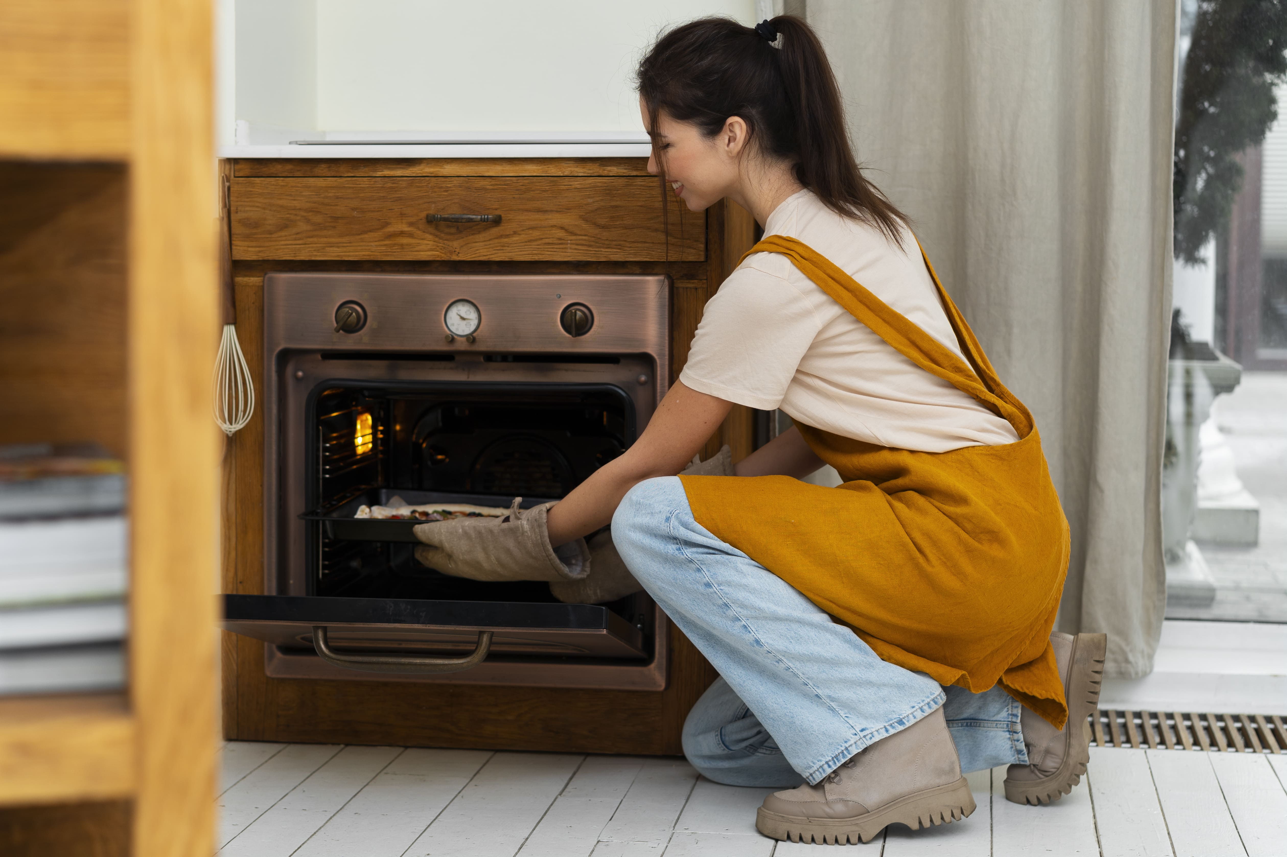 You-need-to-preheat-the-oven-to-160-170-degree-C-to-help-the-heat-be-more-stable-when-putting-the-cake-in