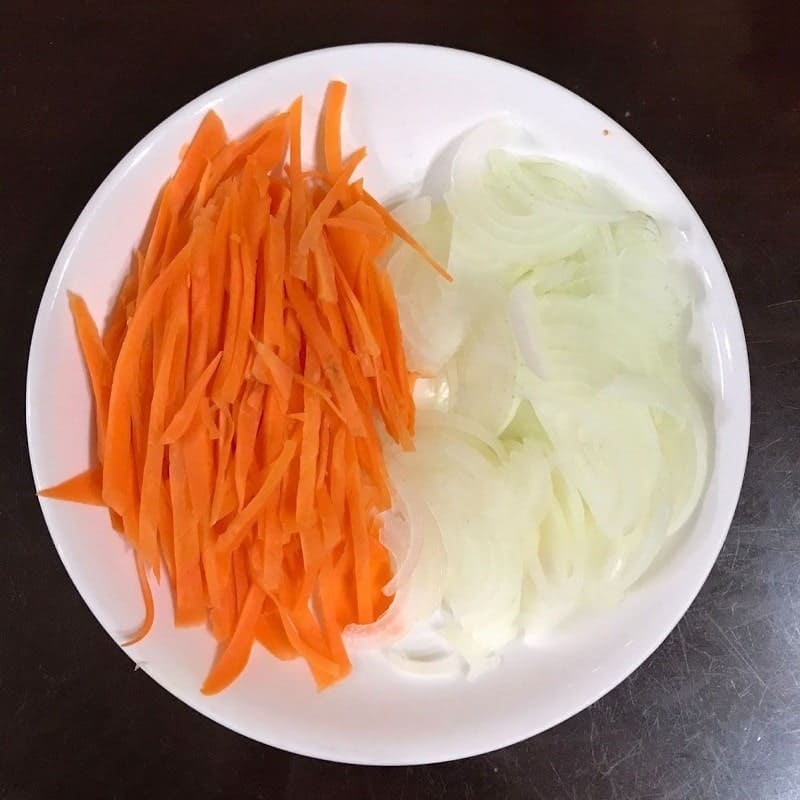  Cắt hạt lựu 1 củ hành tây vàng