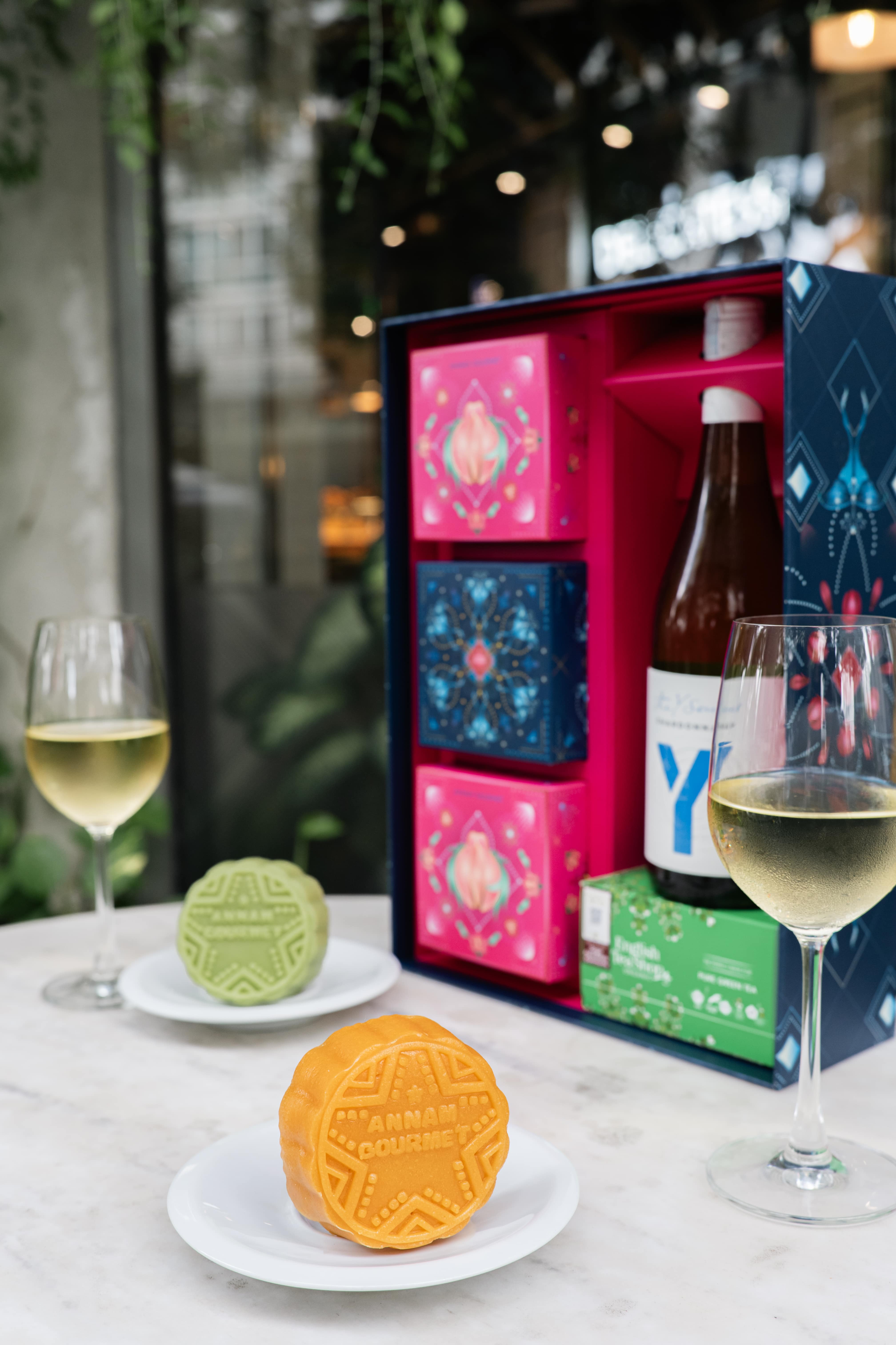 mixed nuts mooncake