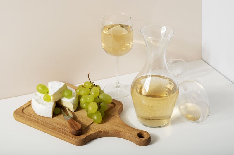 White wine is a type of wine fermented from grape flesh