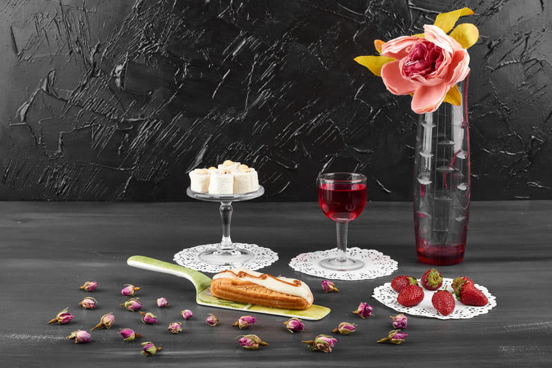sweet wine makes you feel the sweet, fresh flavor 